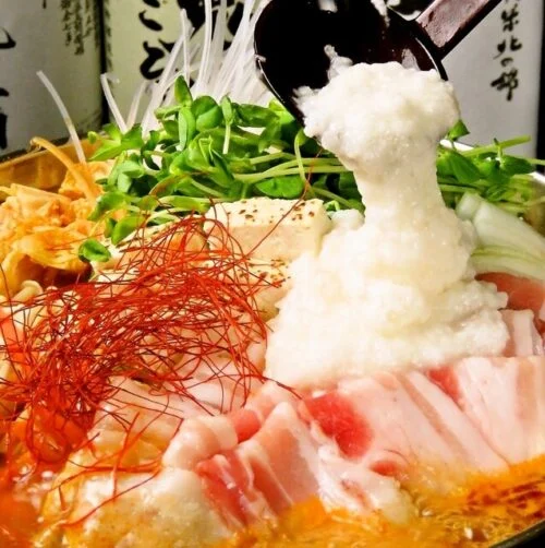 札幌大通で北海道産地直送の食材で作る料理や鍋を地酒と共に味わう