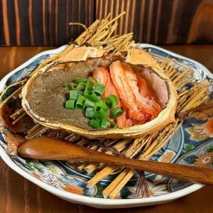 札幌観光の締めに!道内産毛ガニと北海道地酒が堪能できる「産地直送 粋な居酒屋おいよ 大通北1条店」